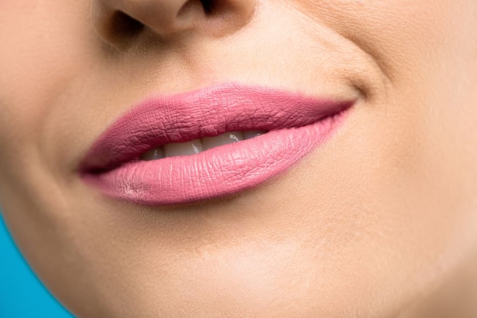 4. Nudes com base rosada, nunca com base marrom quente