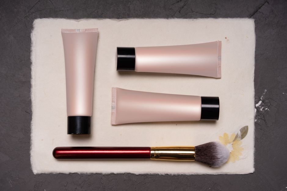 Escolha Pelo Efeito: Os Tipos de Gel Fixador de Sobrancelha