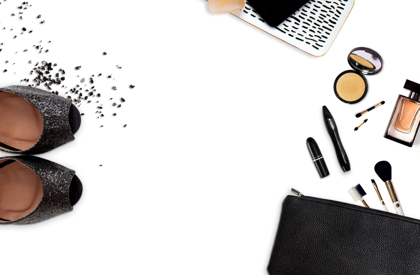 Kit de maquiagem salva-vidas! Os 6 produtos que não podem faltar na sua bolsa de festa!