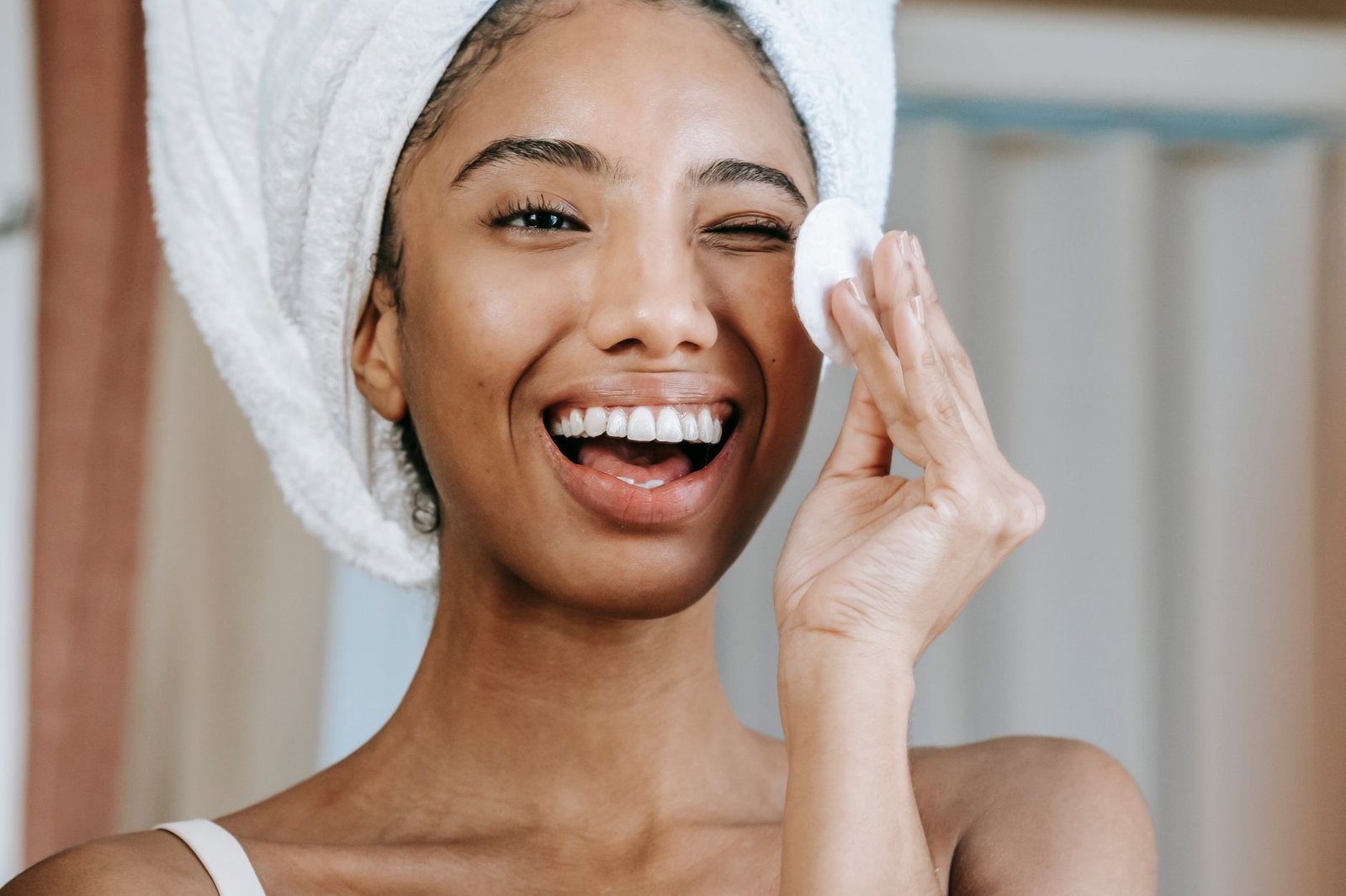 Pele impecável ao acordar! Os 6 passos infalíveis da rotina de skincare matinal!