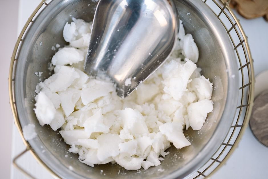 Faça uma mistura de sabão com um pouco de azeite