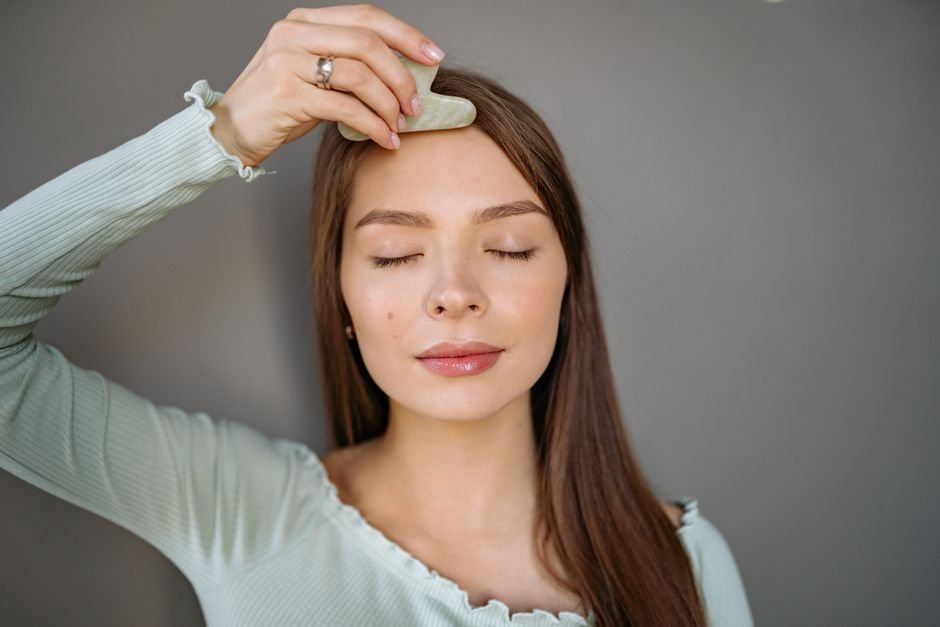 Gua sha ou rolo de jade: qual escolher?