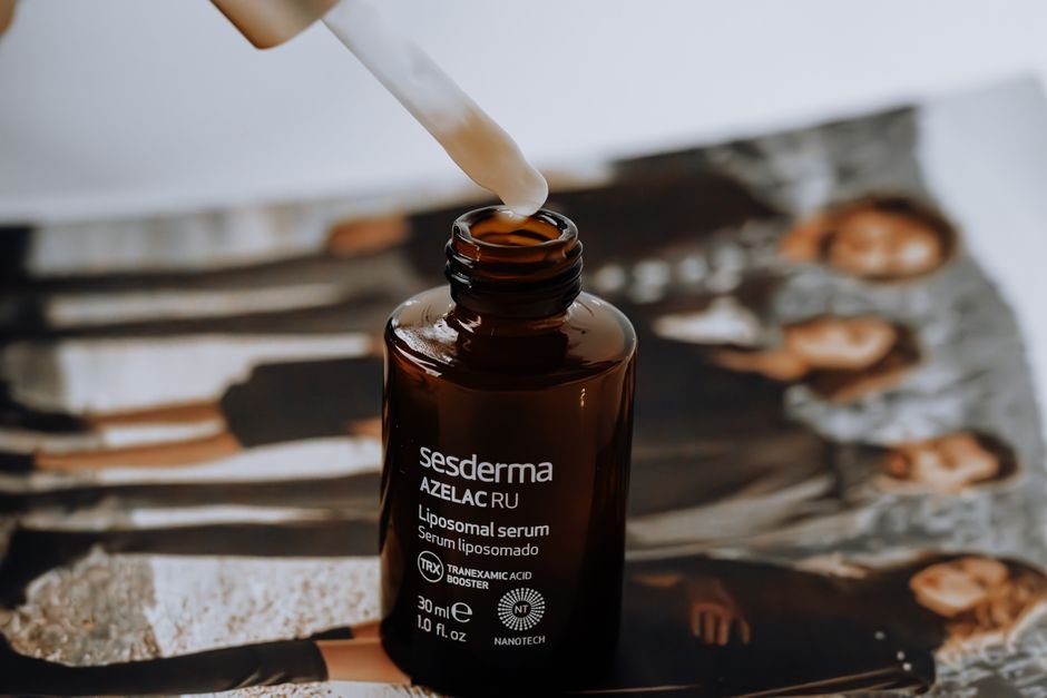 Sérum de Niacinamida com Ácido Hialurônico
